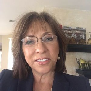 Meet your Posher, Roxanne